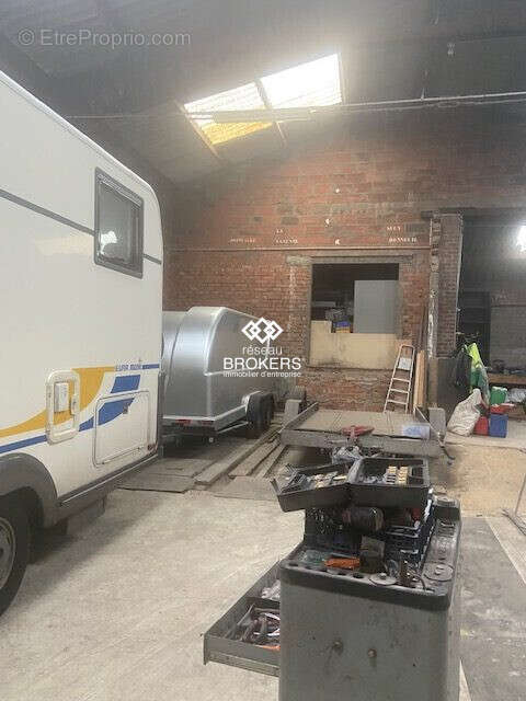 int entrepôt face - Commerce à LE PERREUX-SUR-MARNE