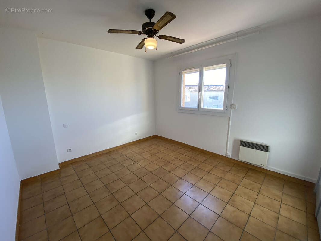 Maison à SAINT-LAURENT-DE-LA-SALANQUE