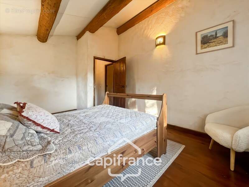 Domaine et Golf de Pont Royal, belle  propriété de 290 m2 établie sur un terrain de 2600 m2, cinq chambres, un bureau, piscine,  - photo 44