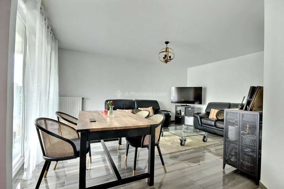 Appartement à GENNEVILLIERS