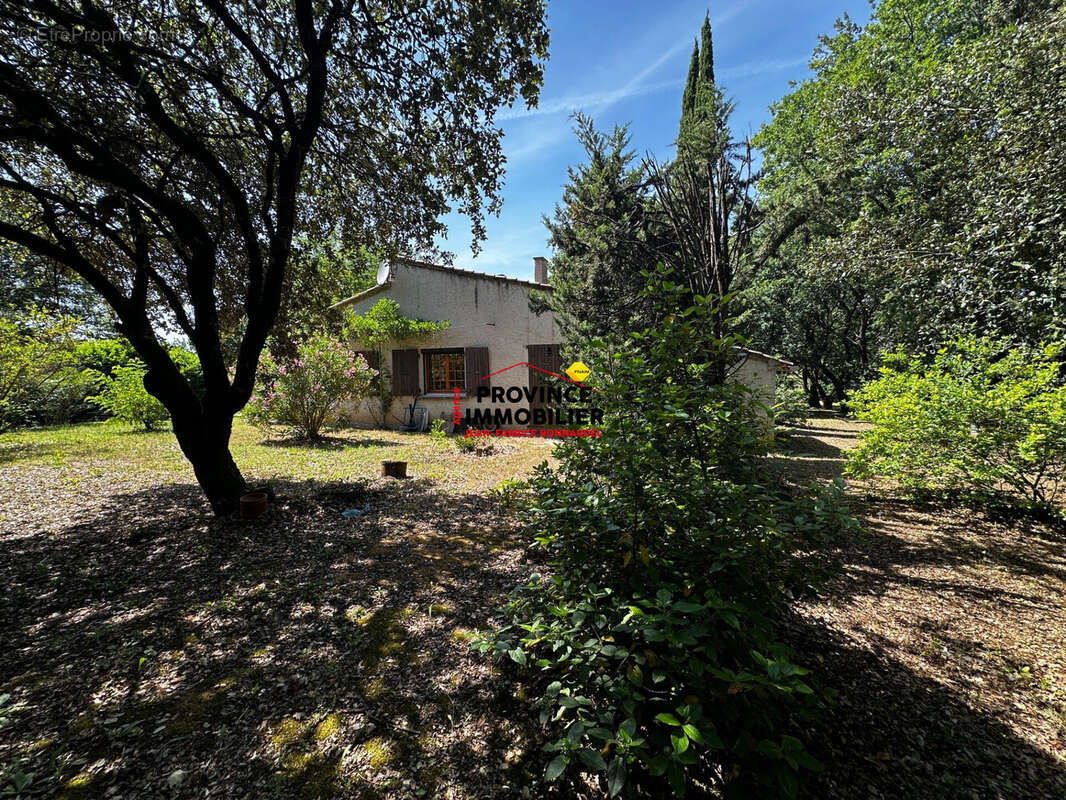Maison 153 m² à Grignan  - photo 2