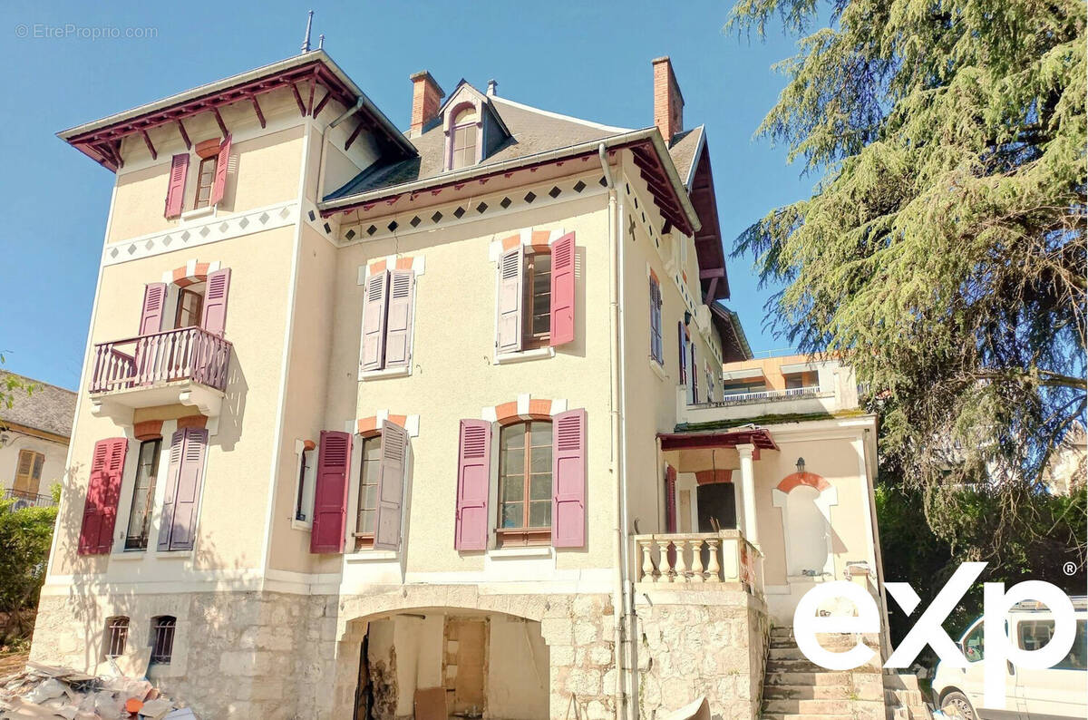 Appartement à CHALLES-LES-EAUX