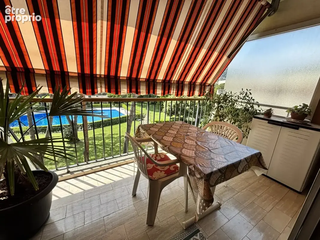 2 pieces 40m2 - 2 terrasses. grand garage & piscines - photo 2