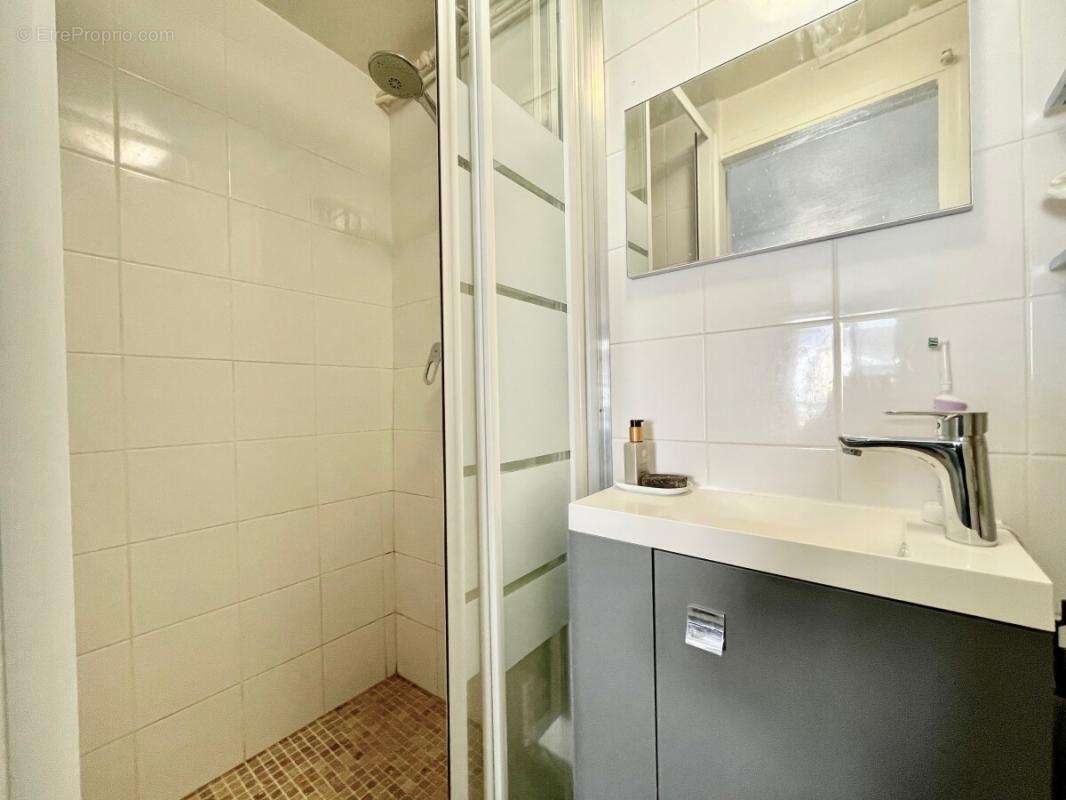 Appartement à PARIS-8E
