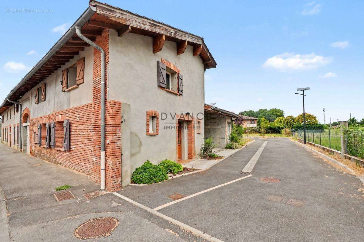 Maison T3 de 98 m² à Saint-Jory – Rénovation récente, lumineuse et proche du canal du Midi - photo 2