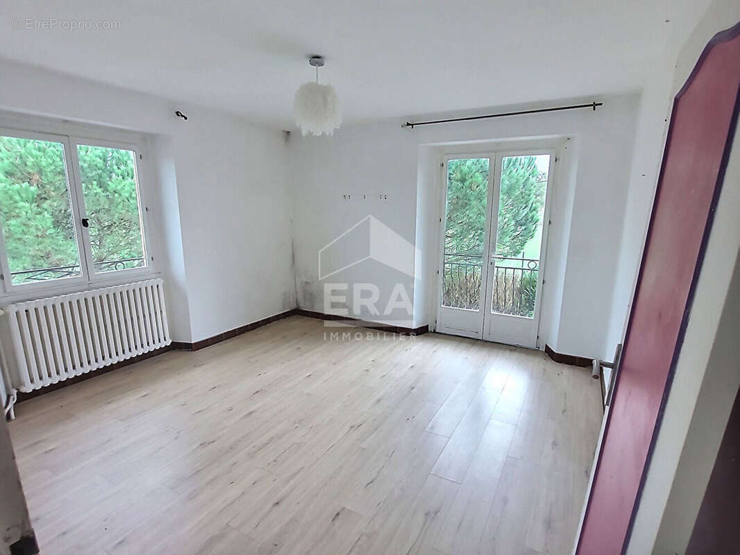 Maison à LACAPELLE-MARIVAL