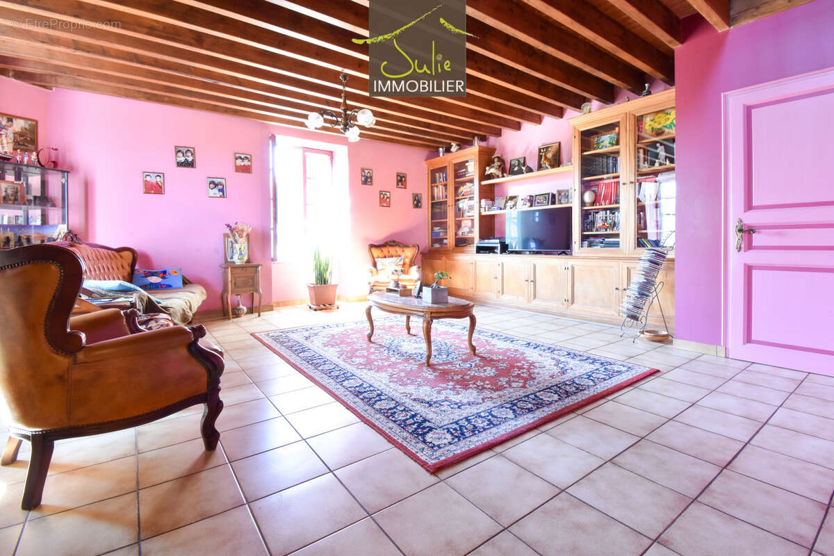 Maison à MONCOUTANT