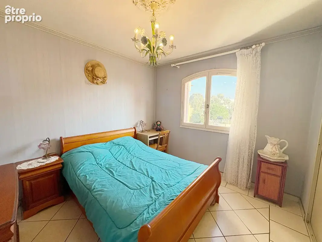 HYERES - Appartement T3 - Parking - Ascenseur - photo 9