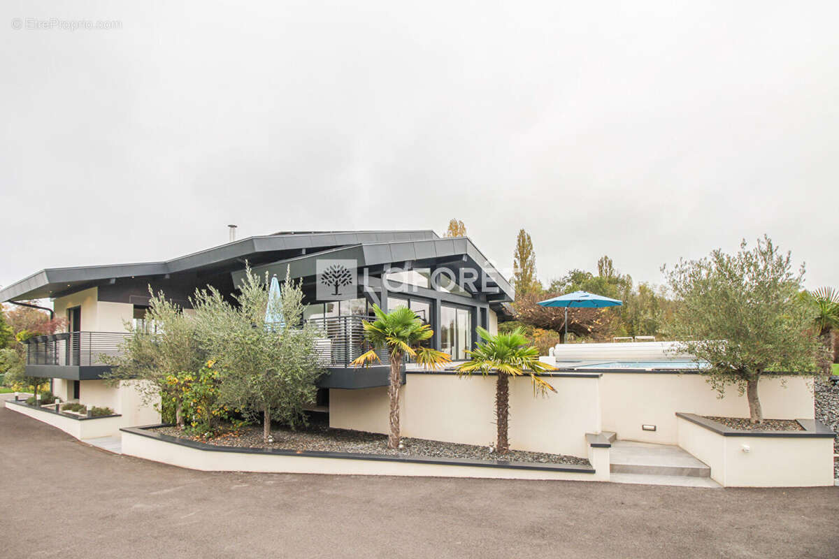 Appartement à ANTHY-SUR-LEMAN