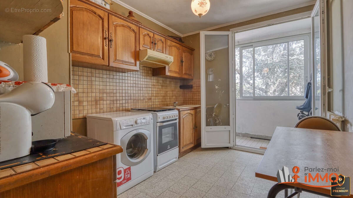 Appartement 59 m² à Saint-Etienne  - photo 8