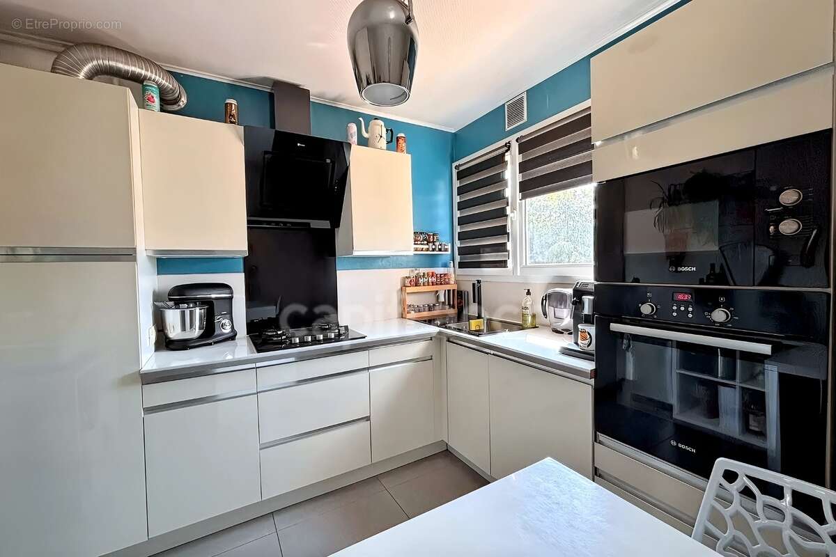Quimper(29)  Grand T3 lumineux de 78,21 m² – Ancien T4 avec 3ᵉ chambre possible - Excellent état - Box de stockage - photo 8