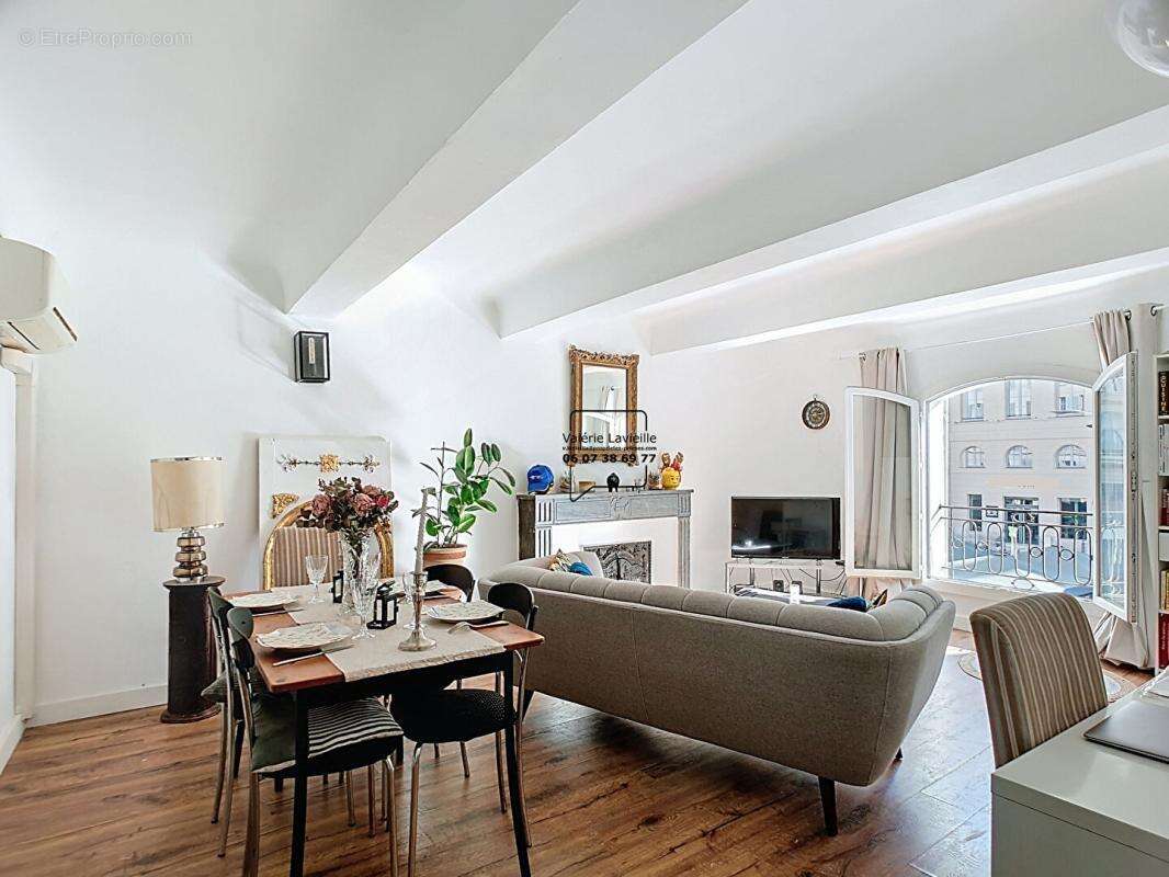 Appartement à MARSEILLE-1E