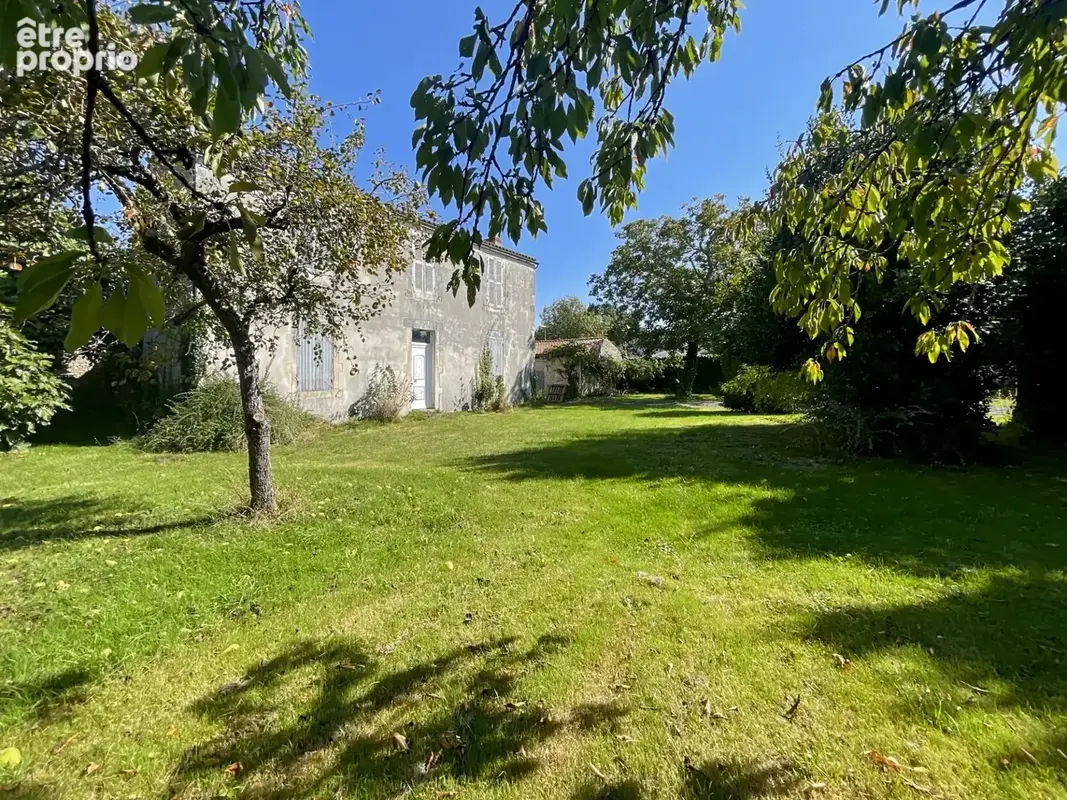Terrain constructible de 1078 m² à vendre au cœur de Bourgneuf - photo 4