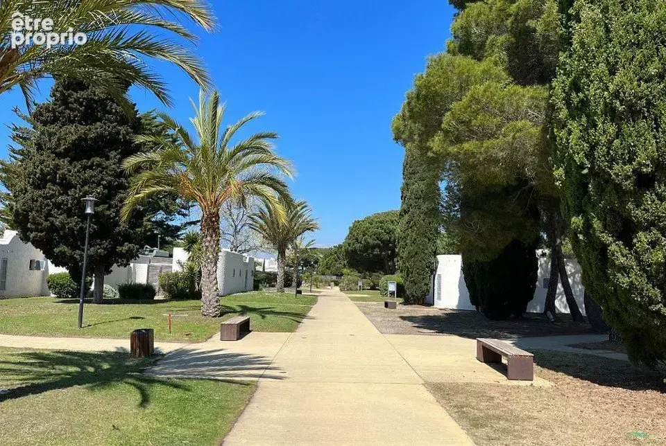 INVESTISSEMENT LOCATIF  LA GRANDE-MOTTE  Résidence Belambra Club Presqu'île du Ponant**** - 6.12% de rentabilité - photo 14