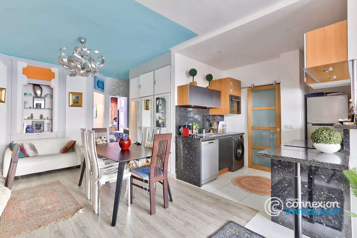 Appartement à PARIS-16E