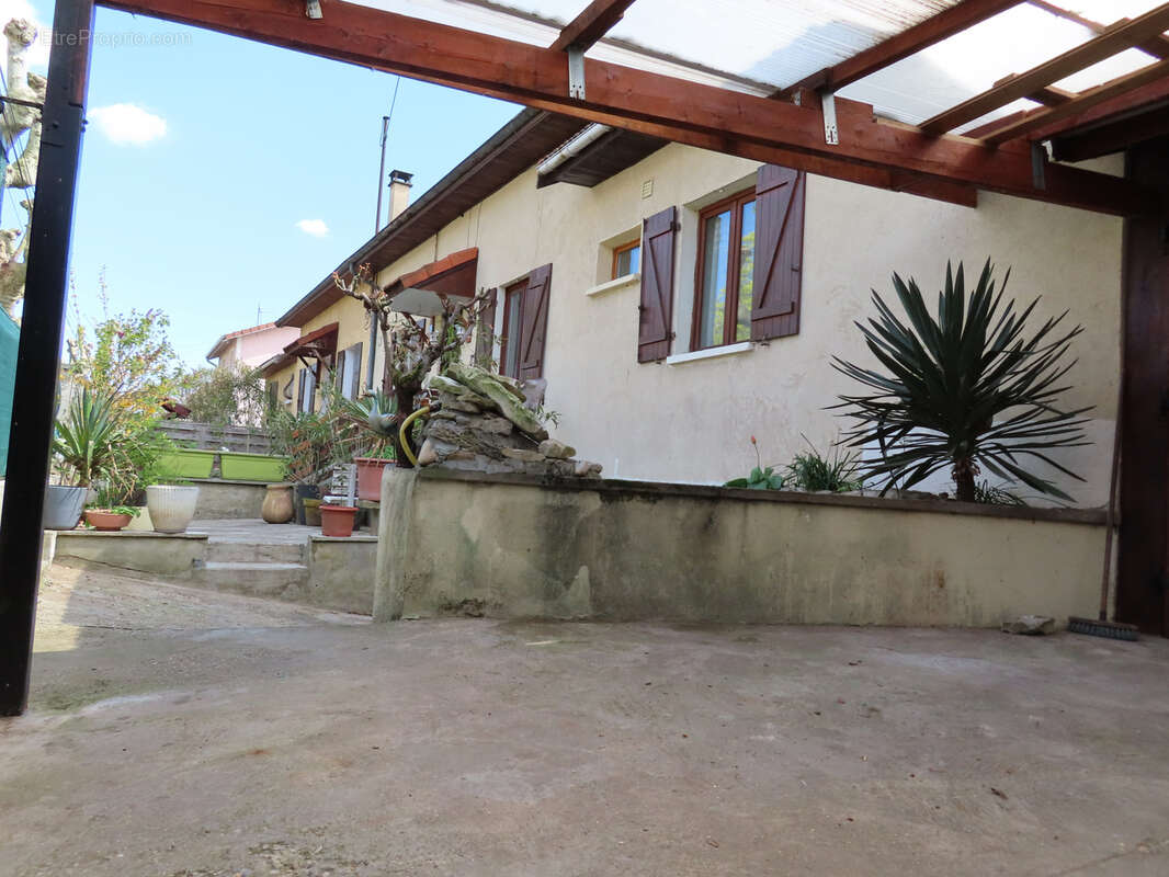 Maison à CHARVIEU-CHAVAGNEUX