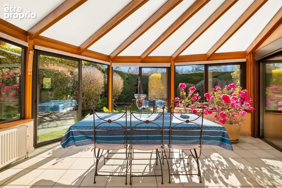 Tassin Maison familiale de 234 m2 avec un magnifique jardin de 1969 m2 - photo 10