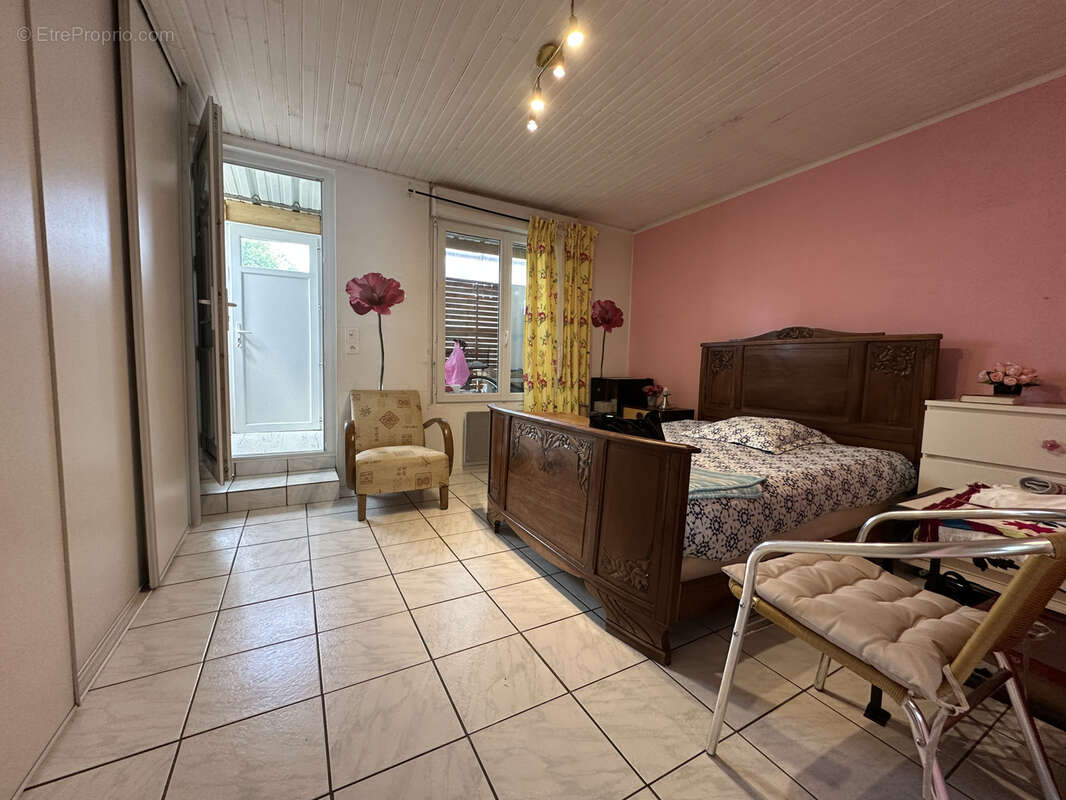 Maison à LA ROCHE-CHALAIS