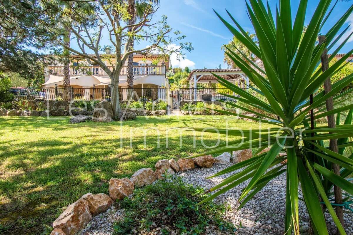 Maison à LES ADRETS-DE-L&#039;ESTEREL
