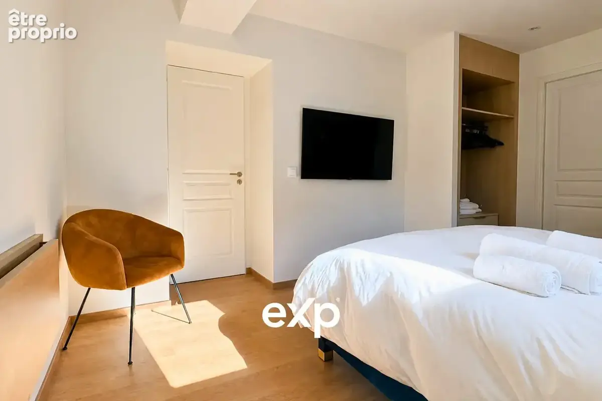Appartement 85 m² à Chateau-Ville-Vieille  - photo 6