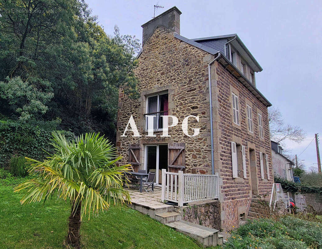 Maison à PLOUEZEC