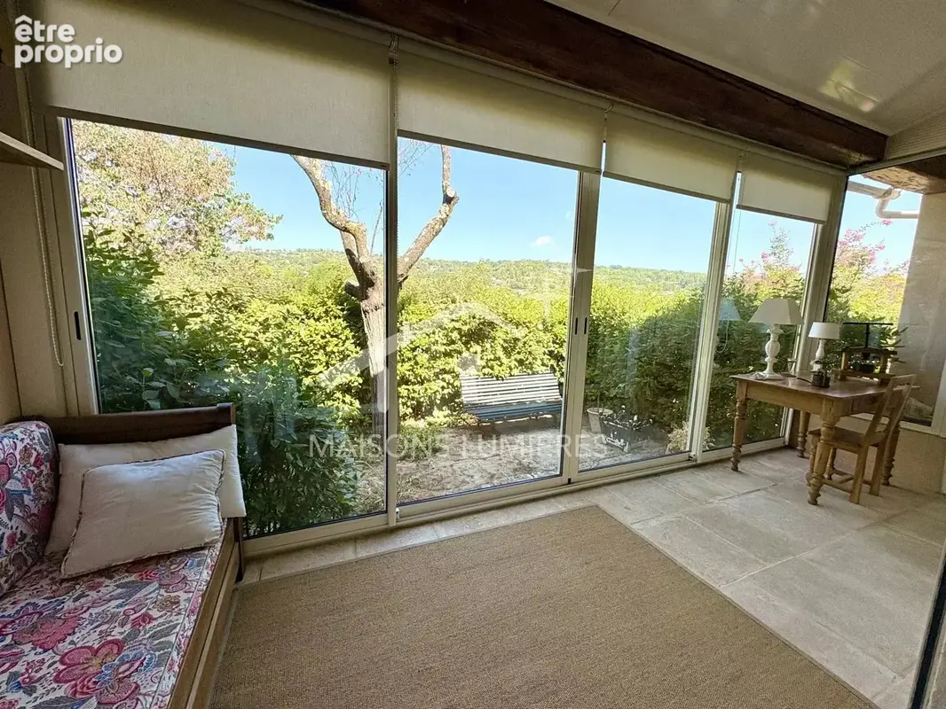 Villa de 150m² sur un terrain arboré et fleuri de 510m² - T5 - APT - 368 000€ - photo 16