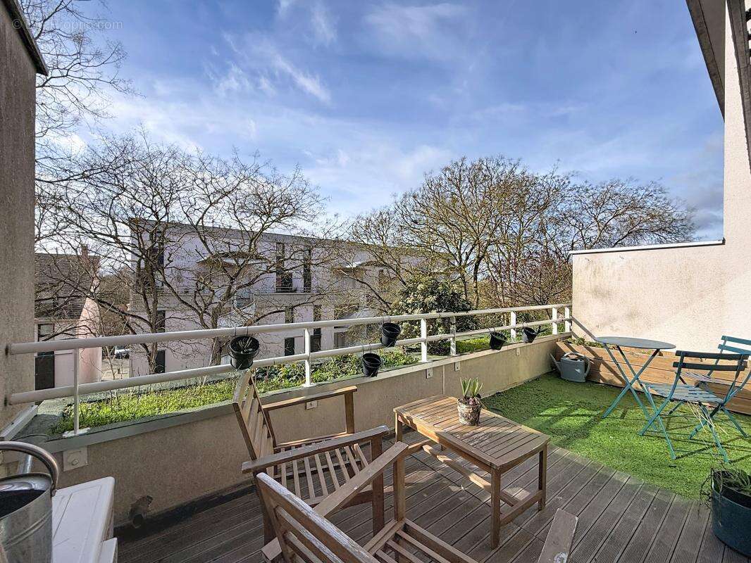 Appartement à VOISINS-LE-BRETONNEUX