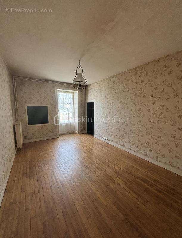 Maison à MAUZE-SUR-LE-MIGNON