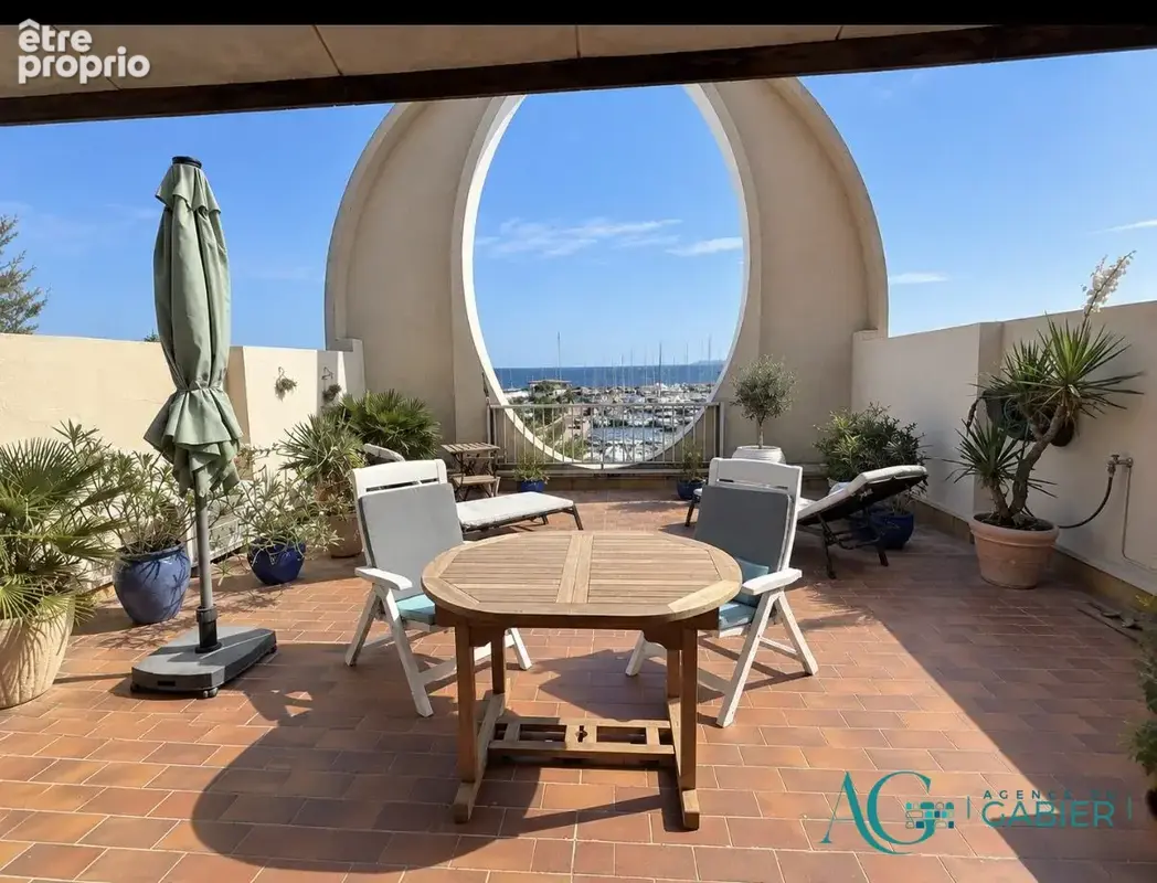 Appartement 4 pièces 90 m² à vendre à Hyeres (83400) - photo 2
