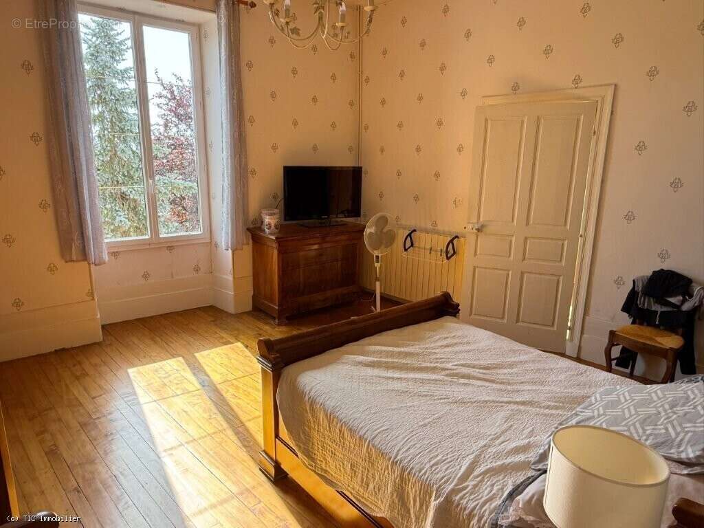 Maison à VERTEUIL-SUR-CHARENTE