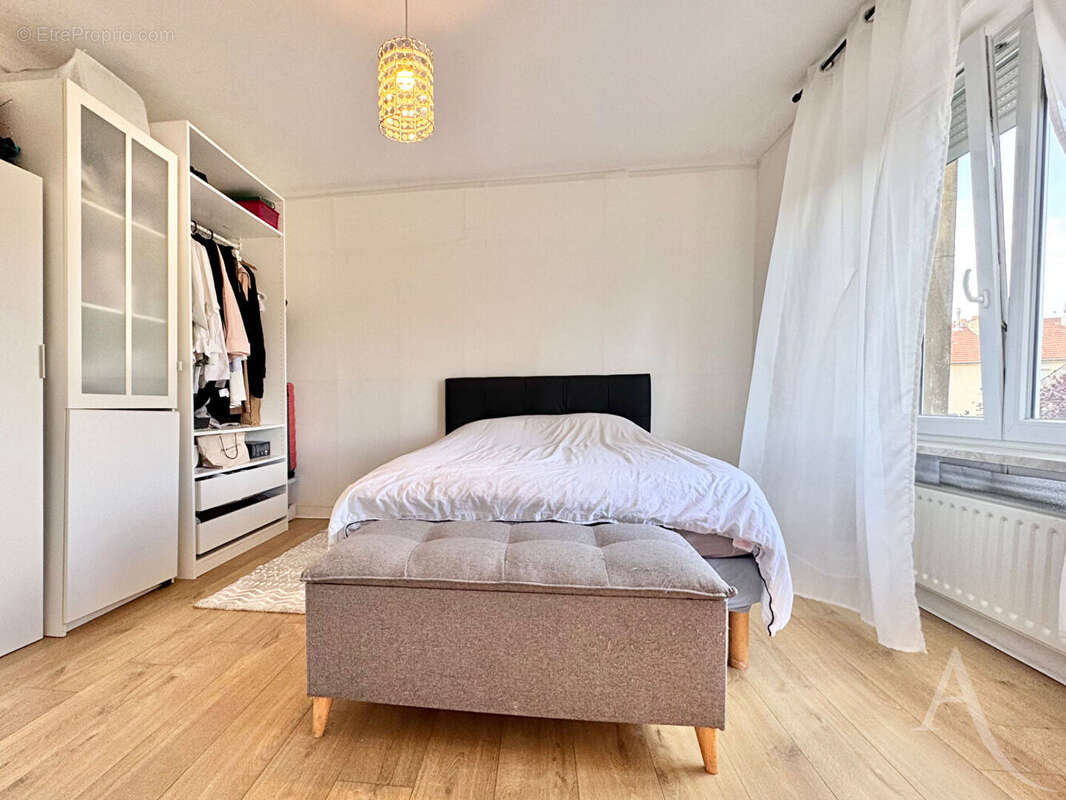 Lumineux T3 rénové et climatisé avec son balcon au coeur de Thionville - photo 11