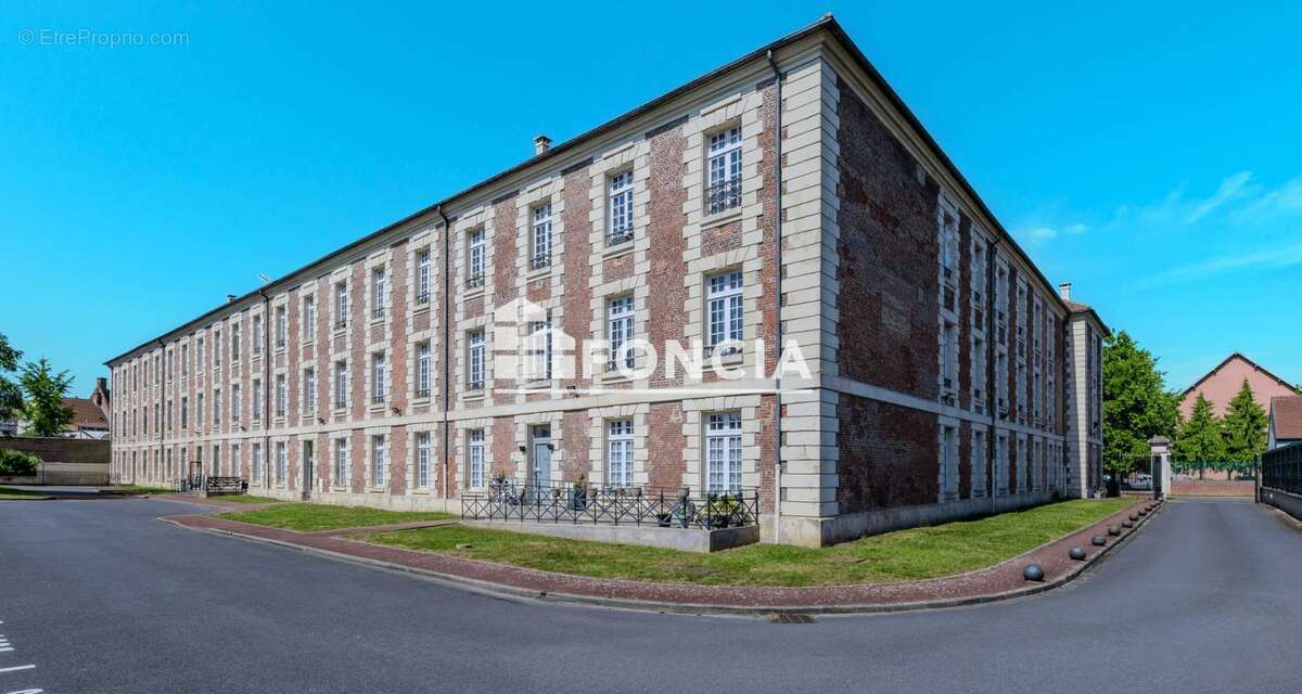 Appartement à LA FERE