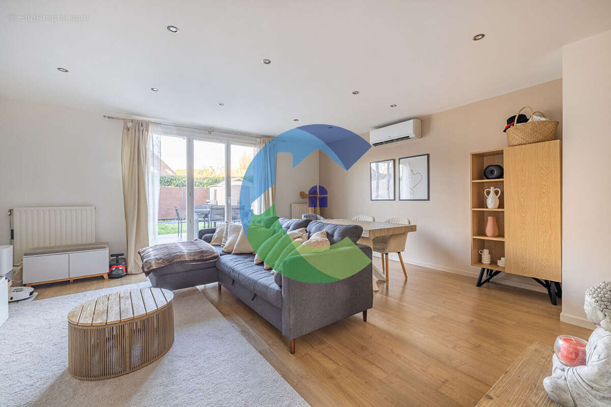 Maison à BALLAINVILLIERS