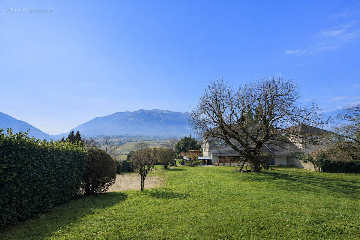 Terrain à SAINT-JEAN-DE-MOIRANS