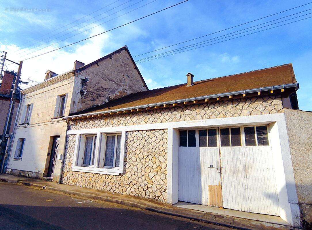 Maison à LA GUERCHE