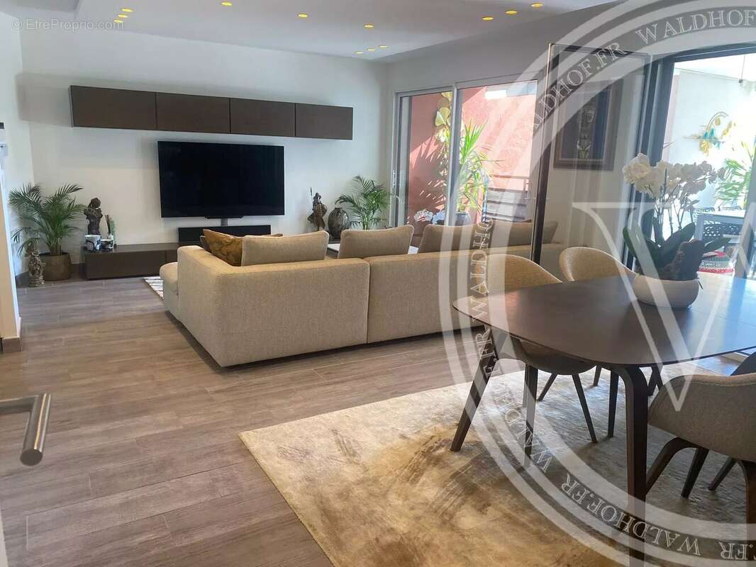 Appartement à EZE
