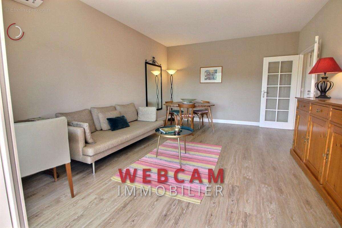 Appartement à MOUGINS