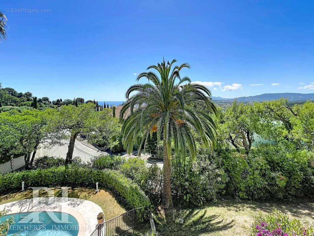 Appartement à LE CANNET