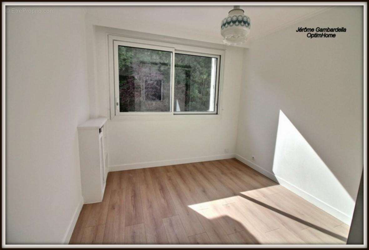 Appartement 4 pièces de 71 m2 avec balcon, box et cave à vendre à POISSY (78) - photo 4
