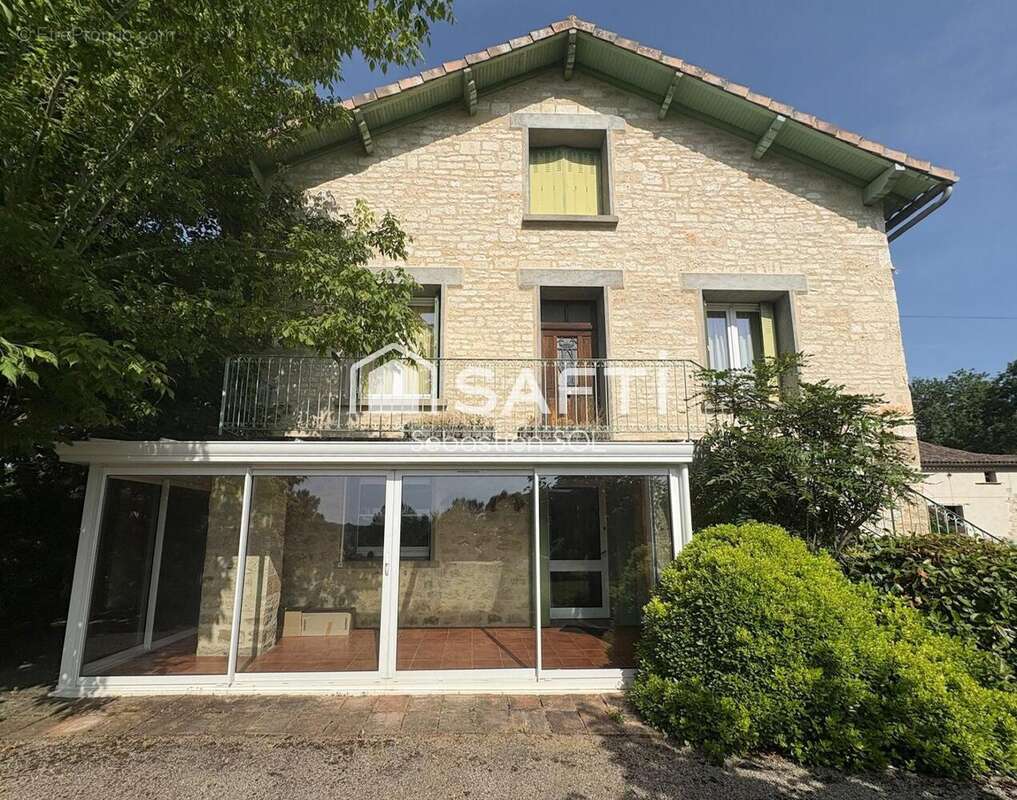 Maison 220 m² à Caussade  - photo 4