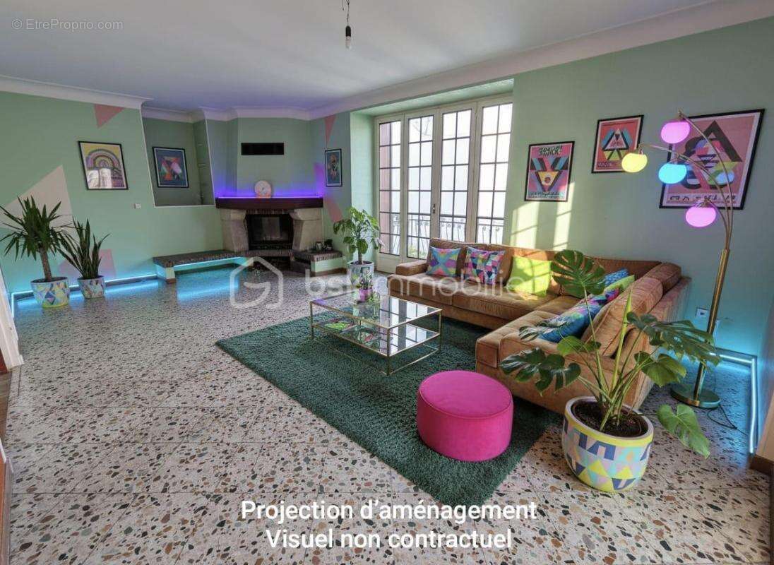 Maison à OGEU-LES-BAINS