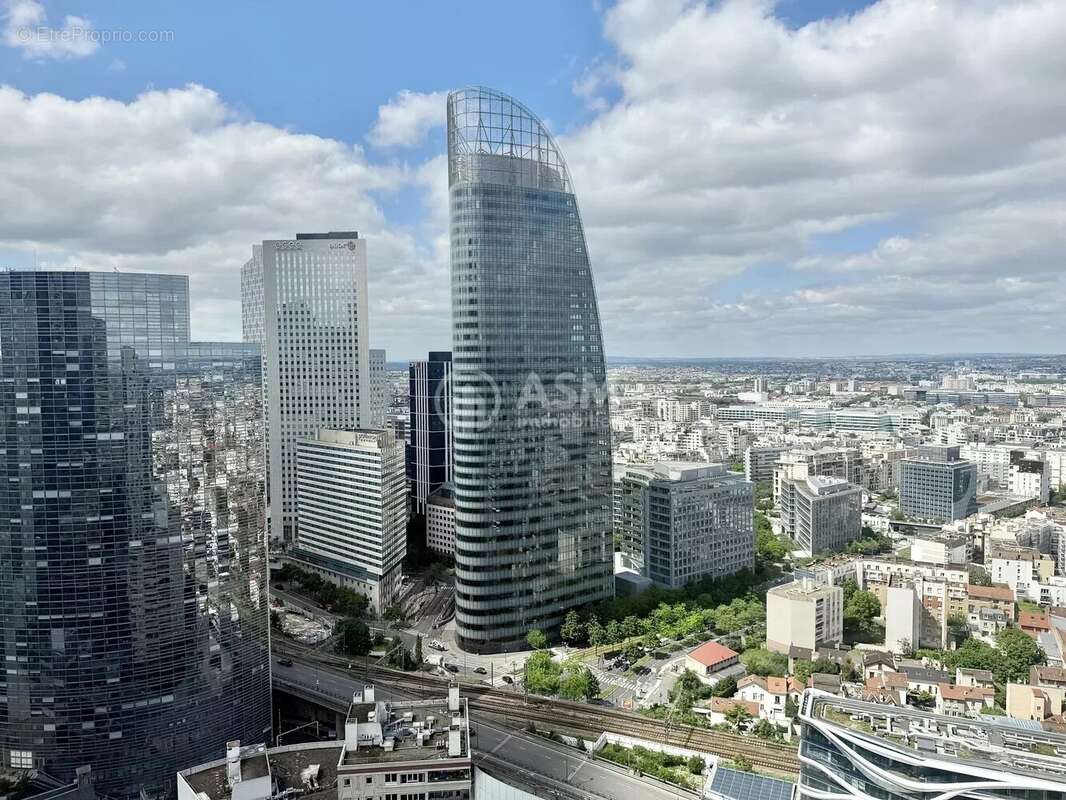 Appartement à COURBEVOIE