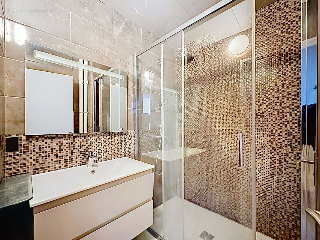 Appartement à NEAUPHLE-LE-CHATEAU