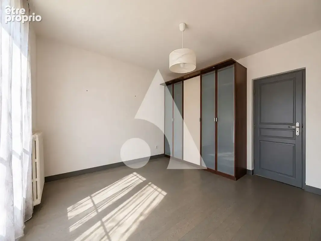 Grande maison a bas prix - rafraîchissement a prévoir - photo 10