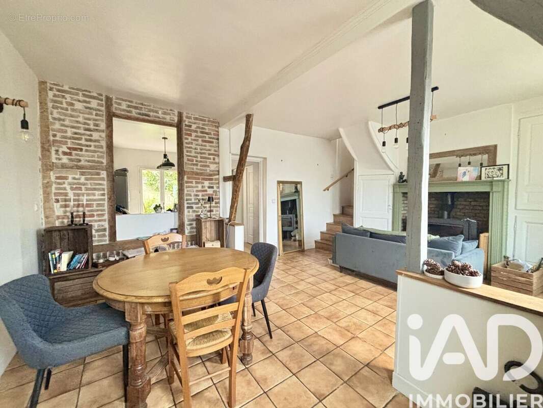 Photo 2 - Maison à PICQUIGNY