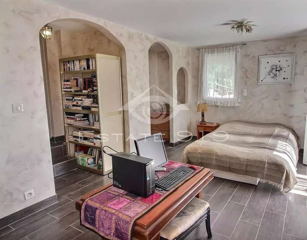 Maison à ROQUEFORT-LES-PINS