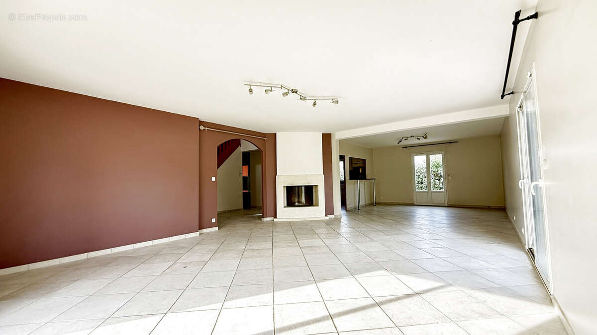 Maison à SAINT-CYR-SUR-LOIRE