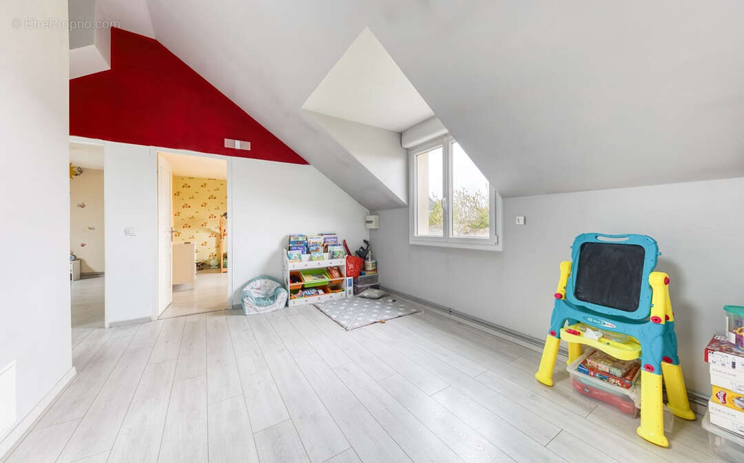 Maison à OZOIR-LA-FERRIERE