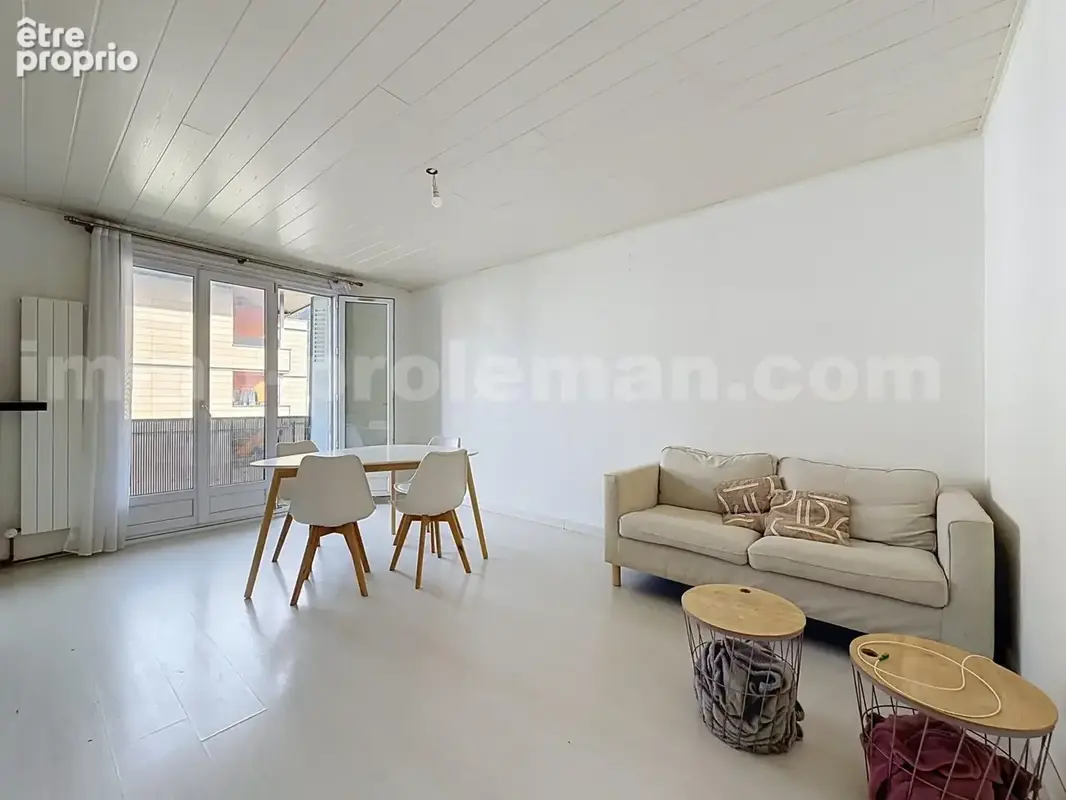 Appartement_T3_SAINT-PIERRE_en_faucigny_PROCHE_FRONTIERE_SUISSE_GENEVE_AUTOROUTE_FRONTALIERS_CALME_PROX_CEVA_séjour_