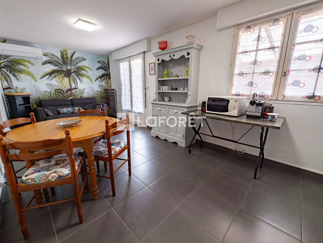 Maison à SAINT-GENIS-DES-FONTAINES